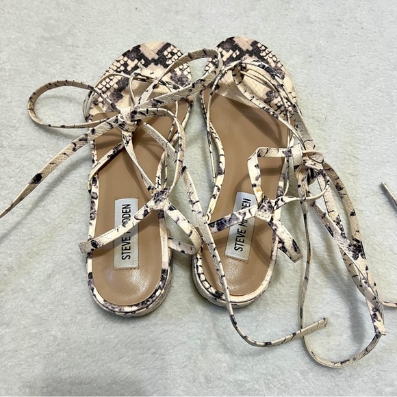 Steve Madden Ryee Python Printed Lace-Up Sandal - Size 6 - Picture 6 of 14